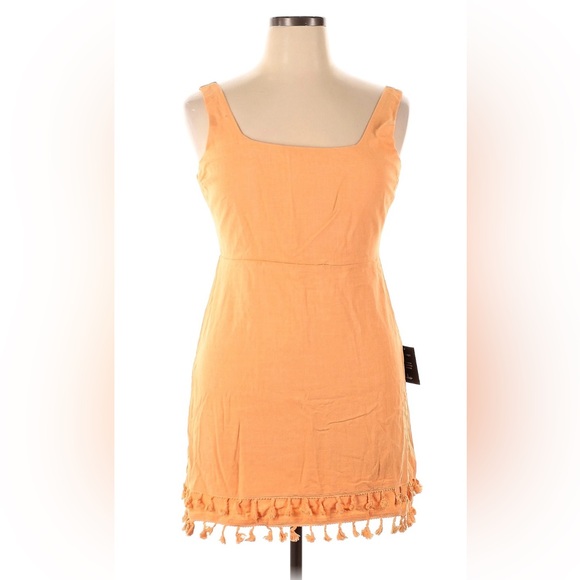 Lulu’s Feel the Sunshine Tassel mini in orange - Picture 3 of 5
